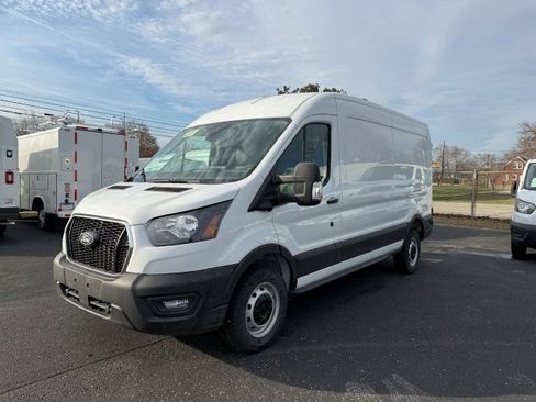 New 2026 Ford Transit 250 148 Medium Roof RWD image 4
