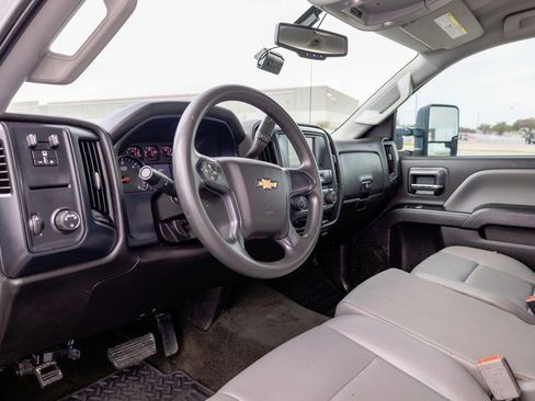 Used 2018 Chevrolet Silverado 2500 W/T w/ WT Fleet Convenience Package image 9