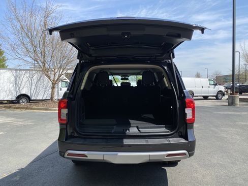 Used 2024 Ford Expedition Max XLT image 11