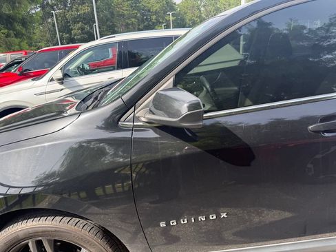 Used 2021 Chevrolet Equinox LT FWD image 17