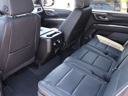 Used 2024 GMC Yukon SLT AWD/4WD image 14