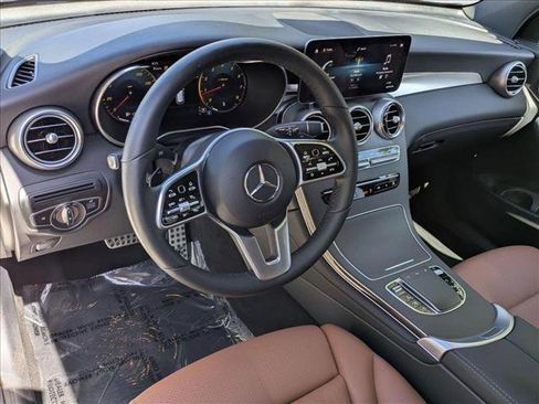 Used 2022 Mercedes-Benz GLC 300 4MATIC image 10