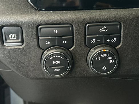 Used 2024 Chevrolet Silverado 3500 LT AWD/4WD image 35