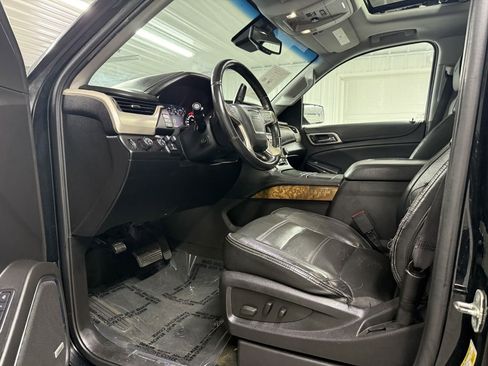 Used 2016 GMC Yukon XL Denali image 9