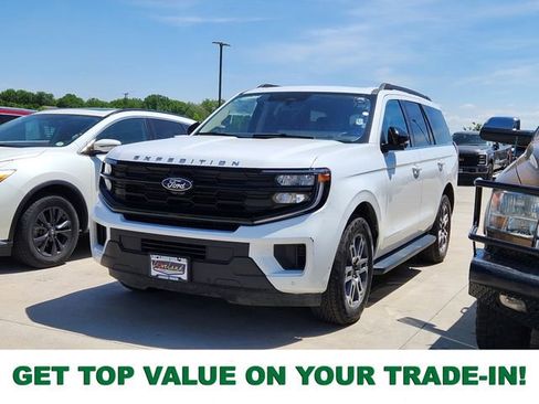 Certified 2025 Ford Expedition Active AWD/4WD image 1