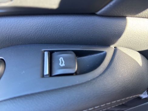 Used 2023 BMW X5 xDrive40i image 17