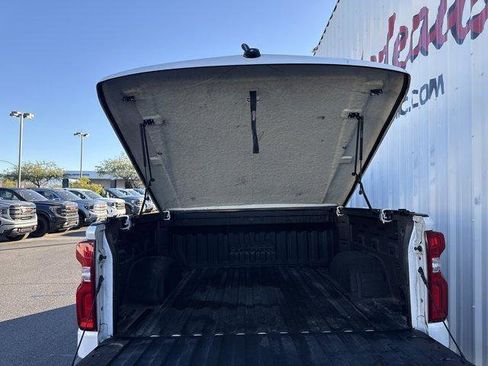 Used 2019 Chevrolet Silverado 1500 High Country w/ Technology Package image 15