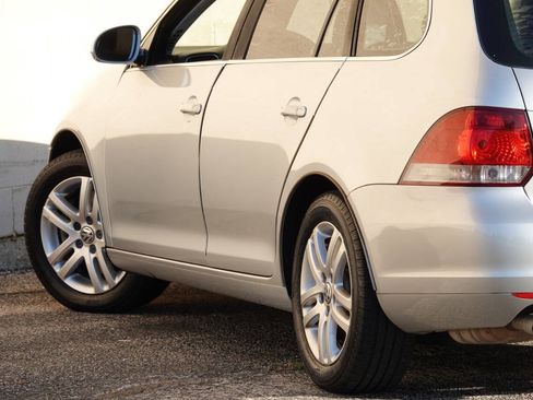 Used 2010 Volkswagen Jetta TDI FWD image 18