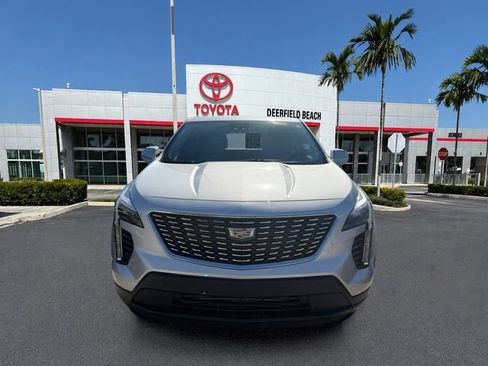 Used 2021 Cadillac XT4 Luxury FWD image 2