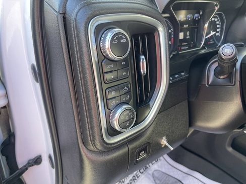 Used 2021 GMC Sierra 3500 Denali w/ Denali Ultimate Package AWD/4WD image 18