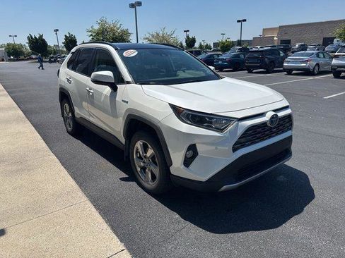 Certified 2019 Toyota RAV4 Limited AWD/4WD image 4
