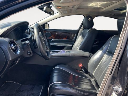 Used 2013 Jaguar XJ AWD image 9