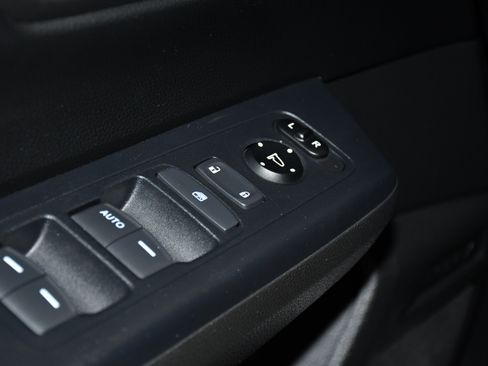 Used 2025 Honda CR-V LX image 32