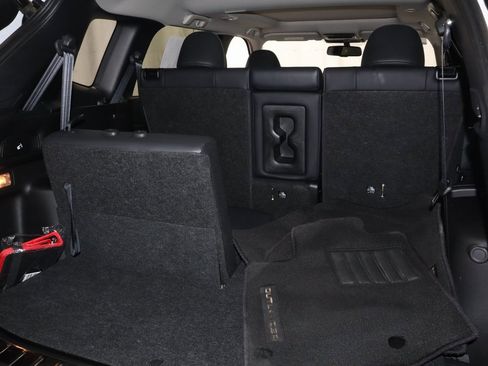 Used 2023 Mitsubishi Outlander SE image 16