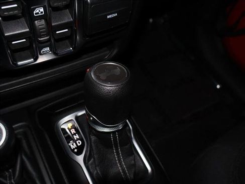 Used 2021 Jeep Wrangler Unlimited Sahara w/ Uconnect 4C Nav & Sound Group AWD/4WD image 15