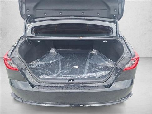 Used 2025 Toyota Camry XSE FWD image 6