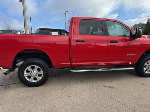 Used 2024 RAM 2500 Big Horn w/ Bed Utility Group image 7