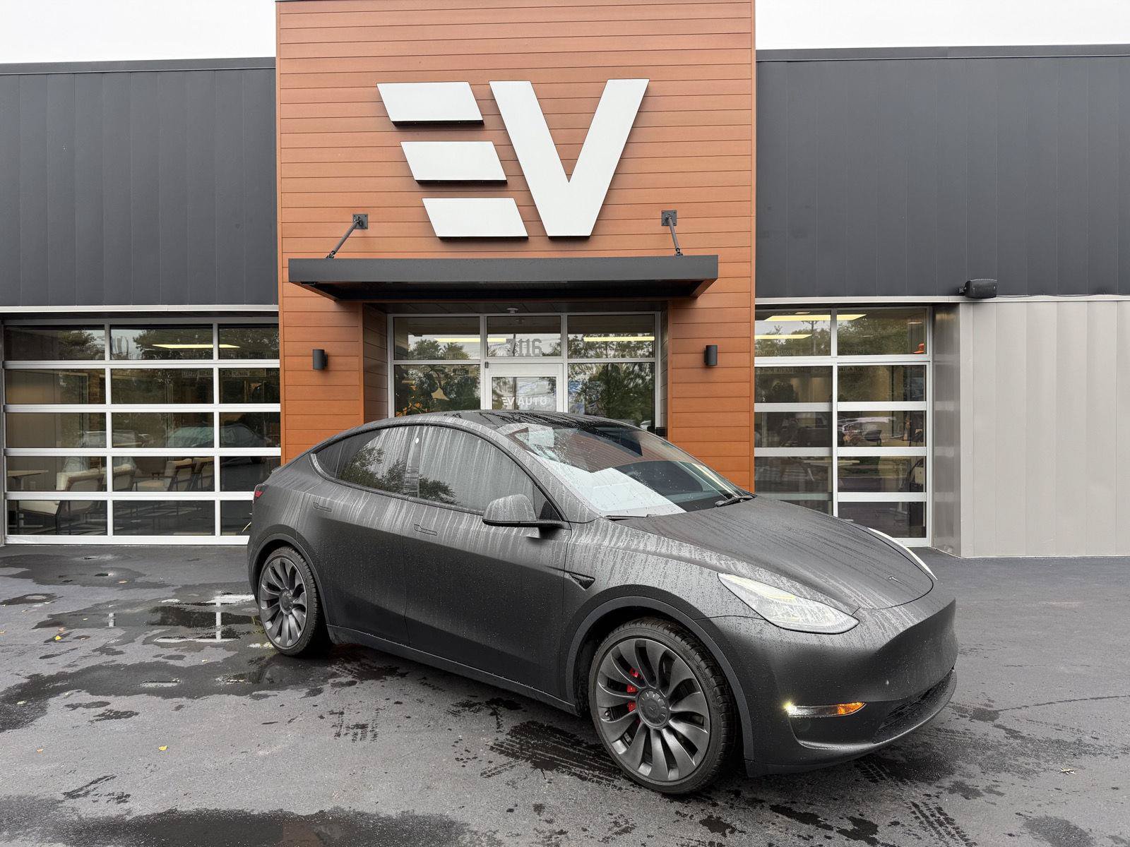 Used 2022 Tesla Model Y Performance AWD/4WD image 1