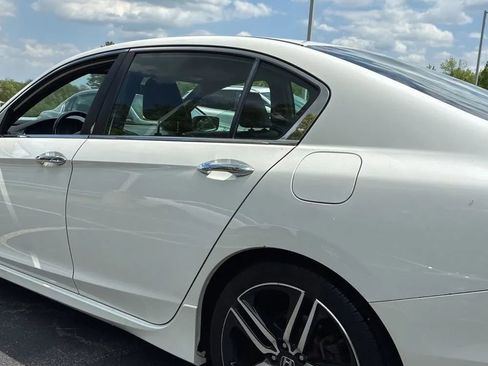 Used 2017 Honda Accord Sport Special Edition image 6