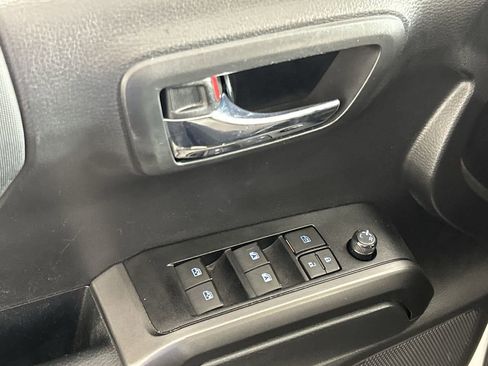 Used 2022 Toyota Tacoma TRD Sport image 19