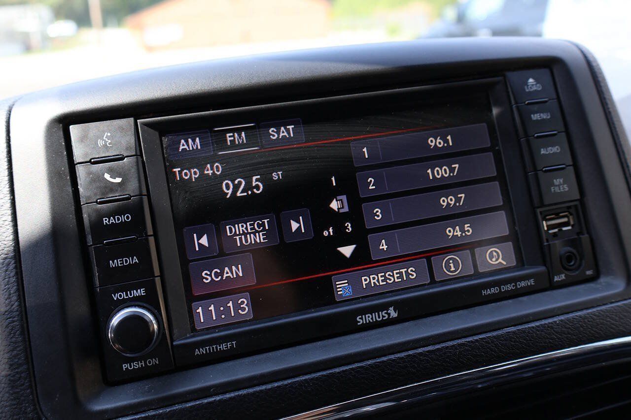 Used 2016 Dodge Grand Caravan SXT FWD image 29