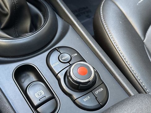 Used 2018 MINI Cooper Clubman ALL4 image 22