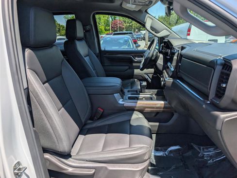 Used 2024 Chevrolet Silverado 1500 LT Trail Boss w/ LT Trail Boss Premium Package AWD/4WD image 13