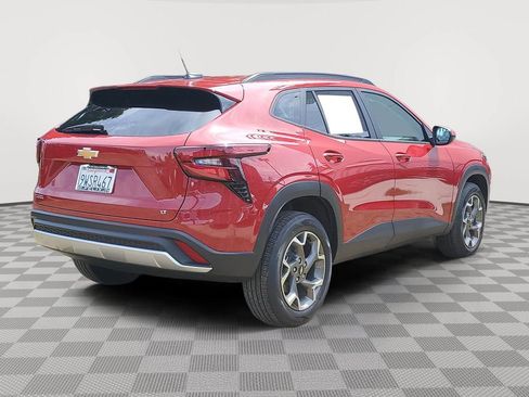 Used 2026 Chevrolet Trax LT FWD image 4
