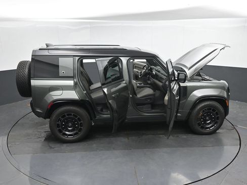 Used 2025 Land Rover Defender 110 AWD/4WD image 50