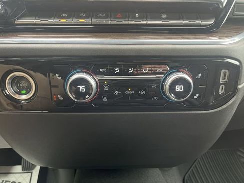 Used 2024 GMC Sierra 1500 Elevation image 17