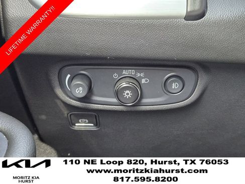 Used 2024 GMC Terrain SLT AWD/4WD image 24
