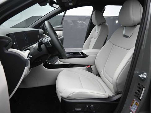 Used 2025 Hyundai Tucson Limited image 15