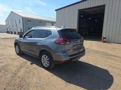 Used 2018 Nissan Rogue SV AWD/4WD image 4