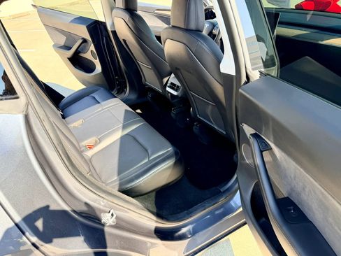 Used 2023 Tesla Model Y AWD image 34