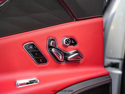 Used 2022 Bentley Flying Spur V8 image 41