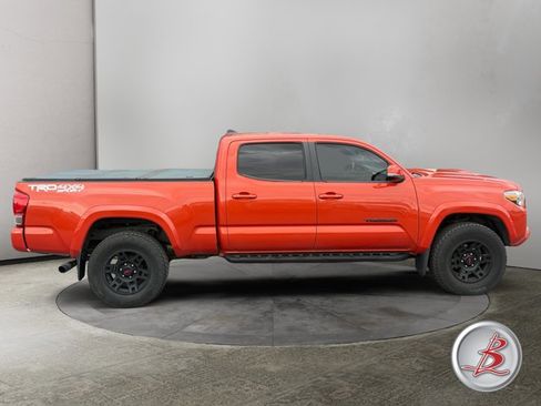 Used 2016 Toyota Tacoma TRD Sport AWD/4WD image 8