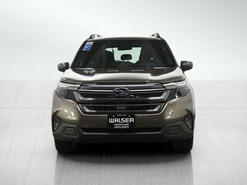 Used 2025 Subaru Forester Premium AWD/4WD image 8