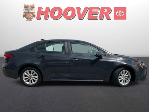 Used 2023 Toyota Corolla LE w/ LE Convenience Package FWD image 2