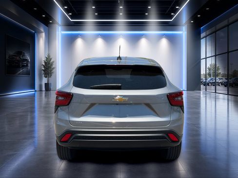 Used 2025 Chevrolet Trax LS FWD image 6