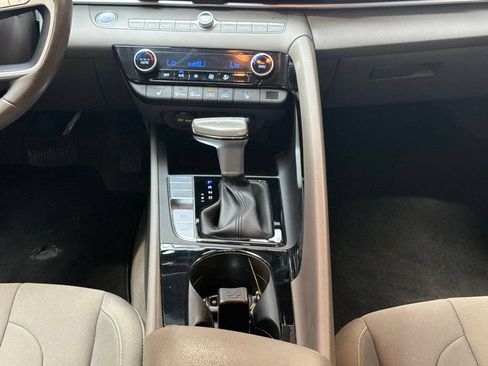 Certified 2023 Hyundai Elantra SEL w/ Convenience Package FWD image 16