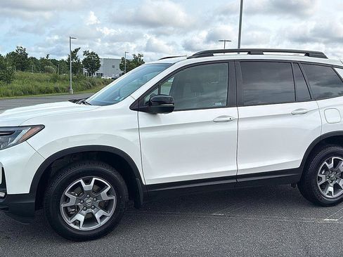 Used 2023 Honda Passport TrailSport image 12