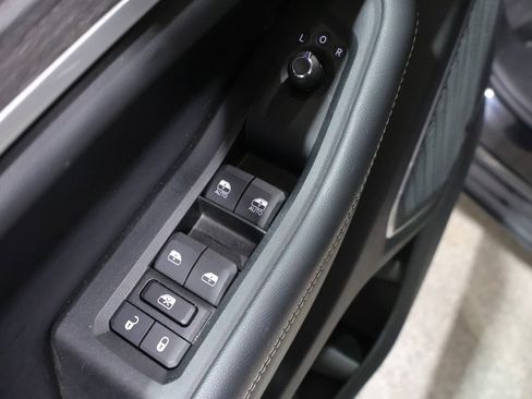 Used 2023 Jeep Grand Cherokee L Limited w/ Luxury Tech Group II image 15