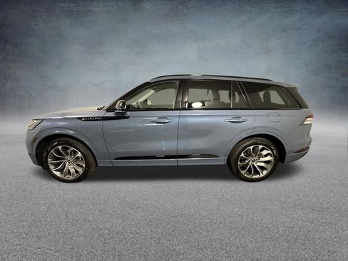 New 2026 Lincoln Aviator AWD image 3