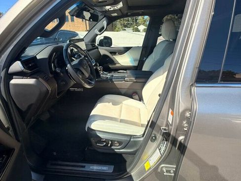 Used 2023 Lexus LX 600 4WD w/ Luxury Package image 11