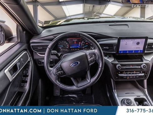 Used 2020 Ford Explorer XLT w/ Equipment Group 202A AWD/4WD image 6