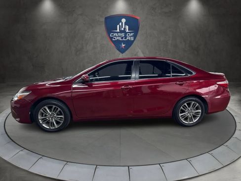 Used 2016 Toyota Camry SE FWD image 2