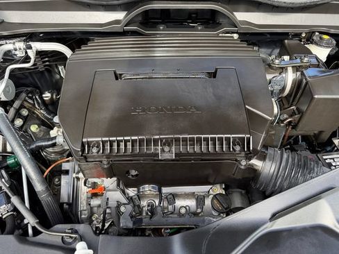 Certified 2024 Honda Pilot Touring image 22