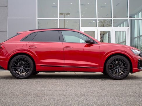 Used 2025 Audi SQ8 Prestige w/ Prestige Package image 4