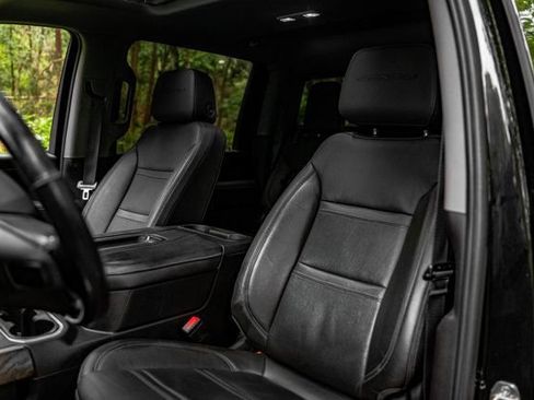Used 2021 GMC Sierra 2500 Denali w/ Denali Black Diamond Edition AWD/4WD image 26