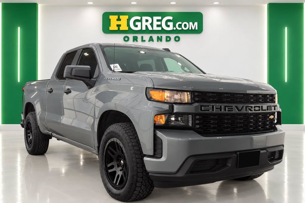 Used 2020 Chevrolet Silverado 1500 Custom w/ Custom Value Package AWD/4WD image 4